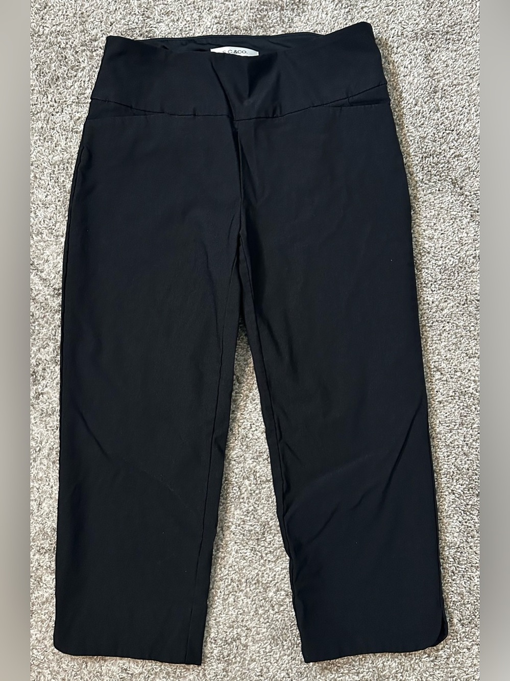S.C. & Co Black Pull On Capris Size 8